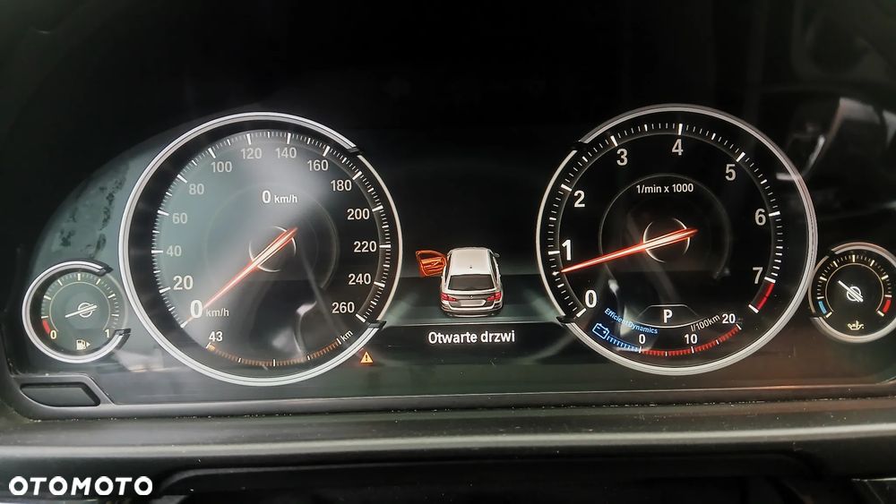 BMW Seria 5 528i Sport-Aut - 27