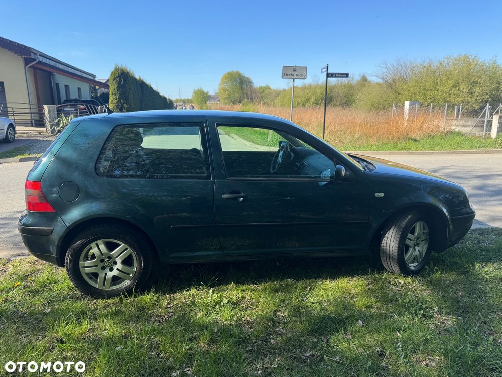 Volkswagen Golf - 6