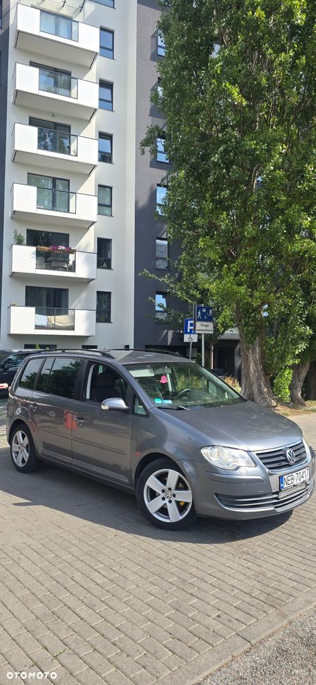 Volkswagen Touran 1.9 TDI Highline - 1