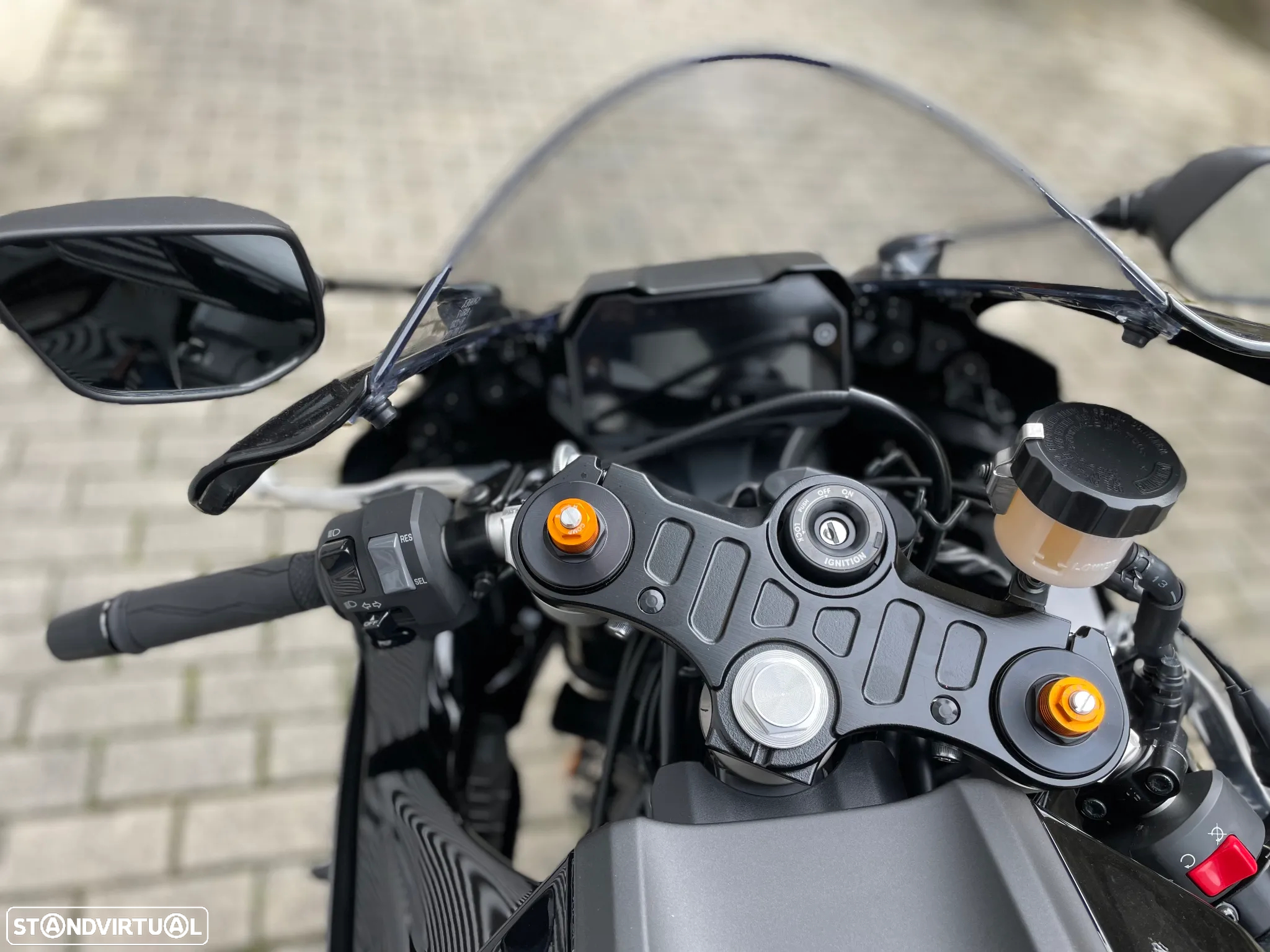 Yamaha R R-7 - 7