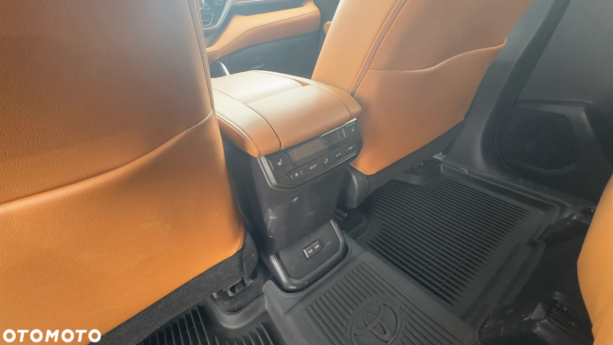 Toyota Highlander 2.5 Hybrid Executive Style - 8