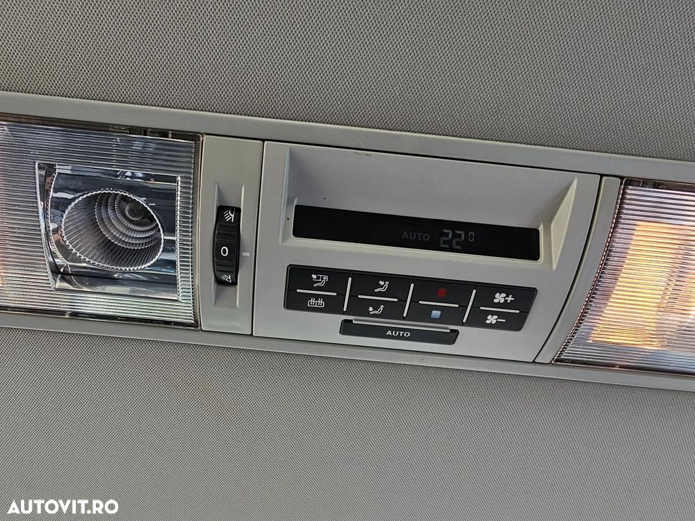 Volkswagen Multivan - 14