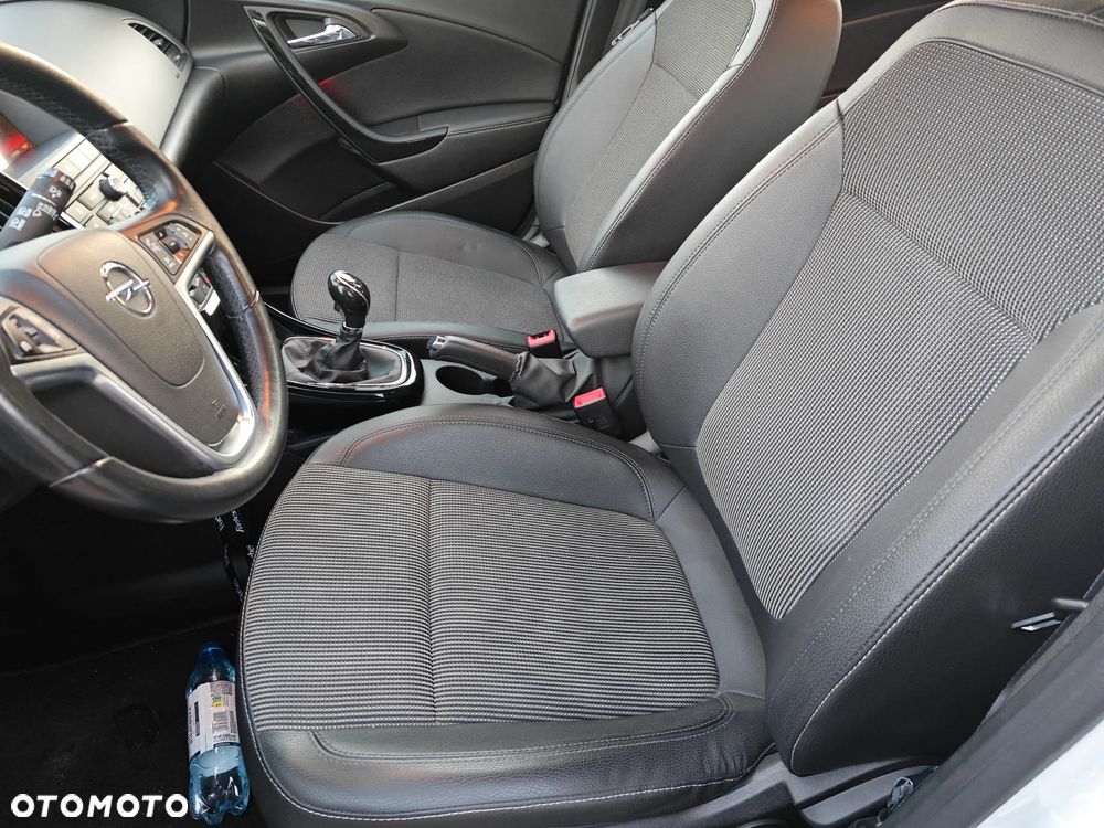 Opel Astra 1.6 D Start/Stop ON - 21