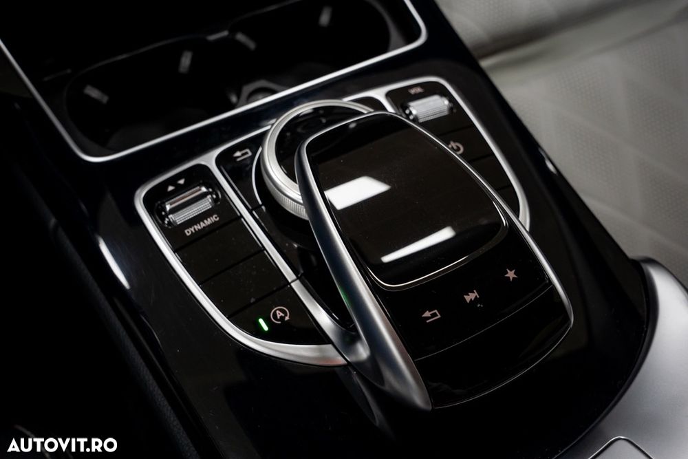 Mercedes-Benz C 200 4Matic 9G-TRONIC Exclusive - 38