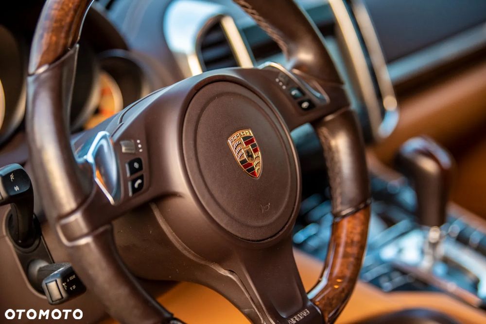 Porsche Cayenne Turbo - 17