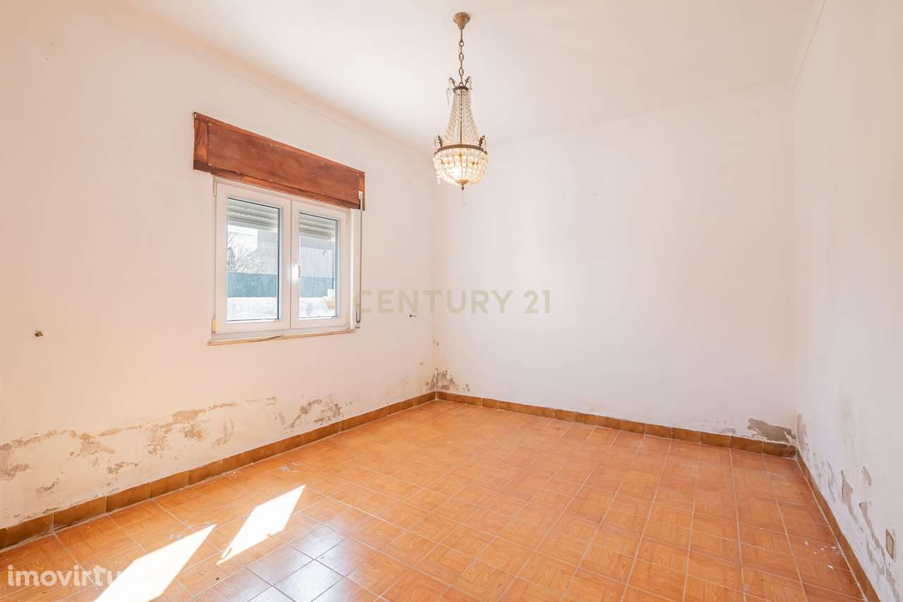 Moradia T3 com Quintal Amplo, Garagem e Anexo – Zona Tranquila da Moit - Grande imagem: 3/60