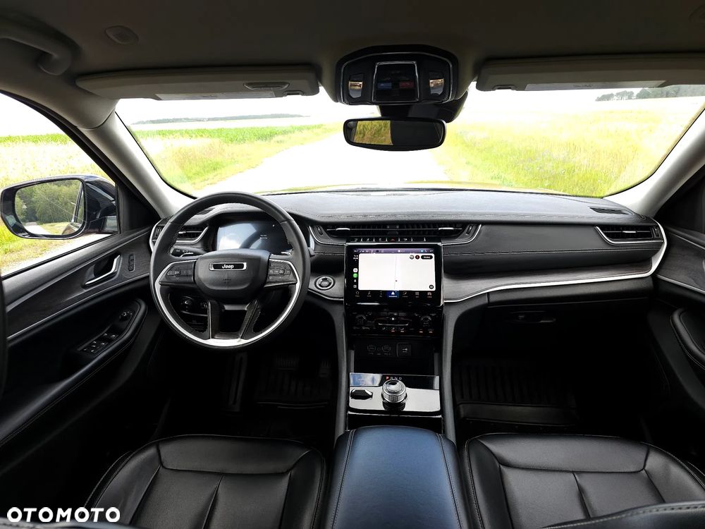 Jeep Grand Cherokee - 37