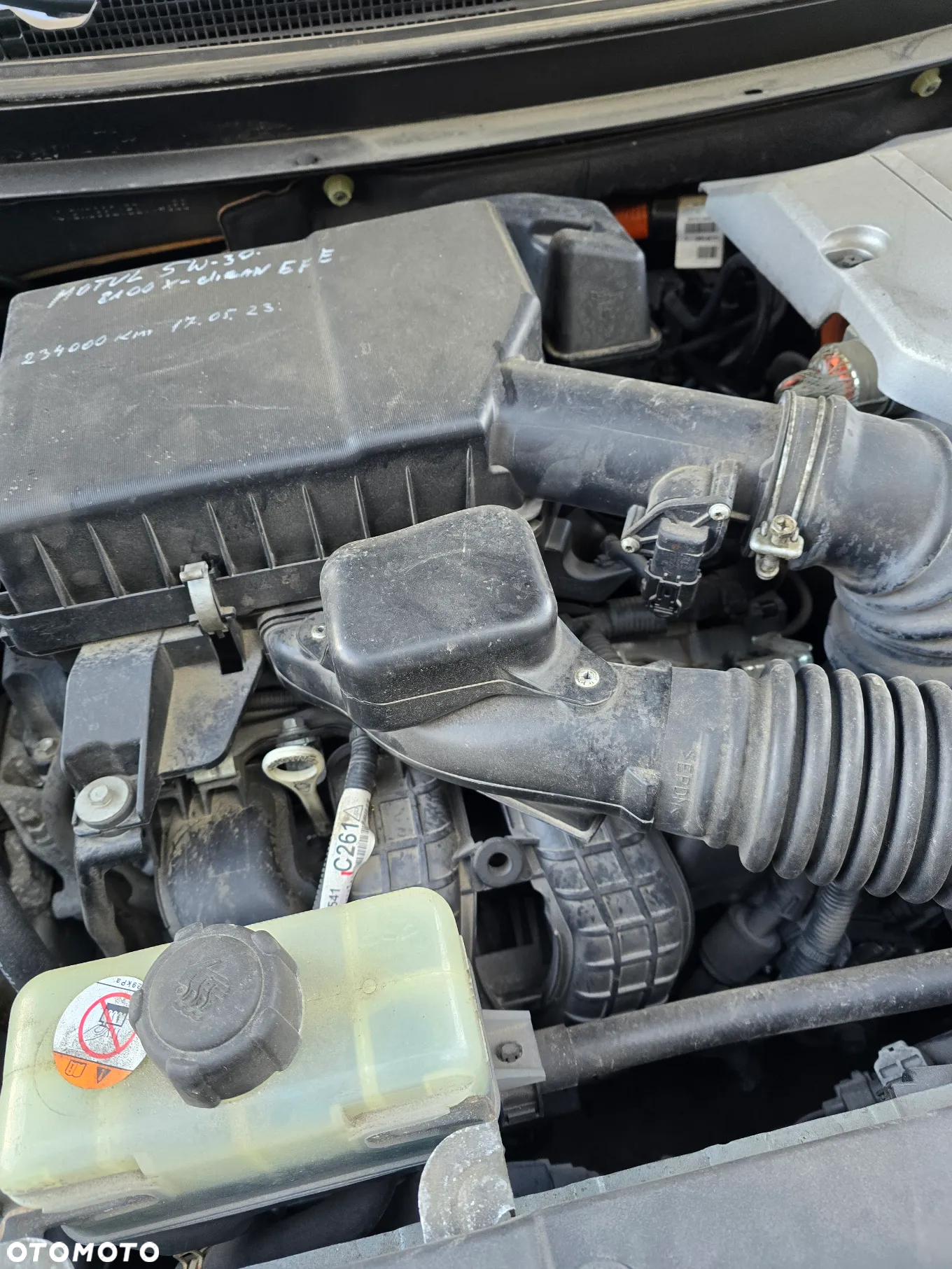 Mitsubishi Outlander 2.0 4WD Plug-In Hybrid Plus - 10
