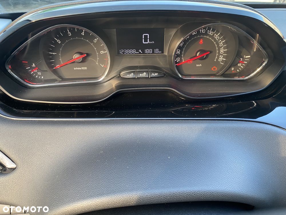 Peugeot 208 1.2 PureTech Active - 23