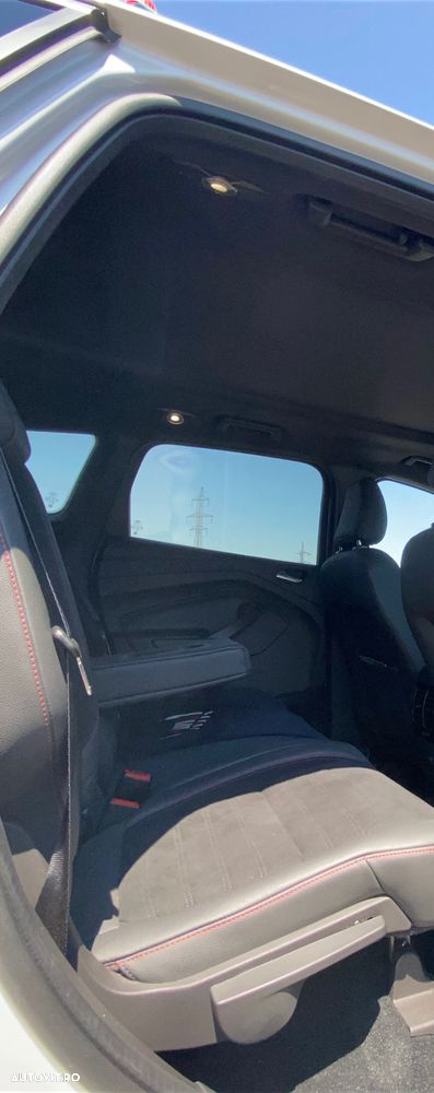 Ford Kuga 2.0 TDCi 4WD Powershift ST-Line - 24