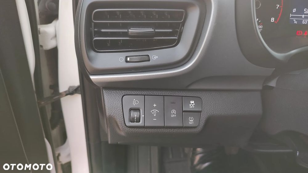 Kia Stonic 1.2 L Business Line - 14