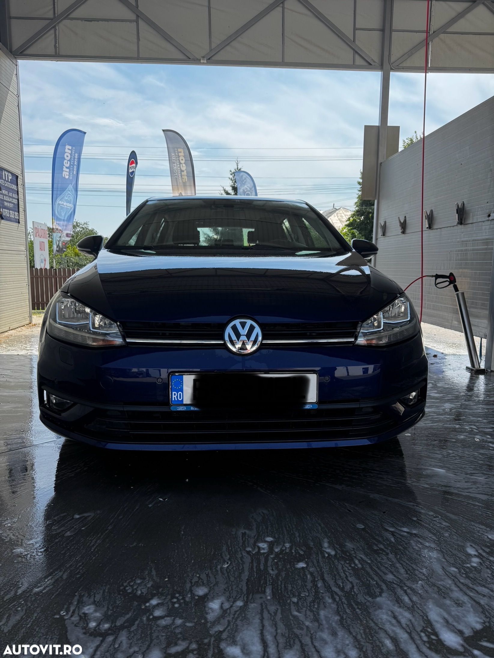 Volkswagen Golf 1.0 TSI Trendline - 1