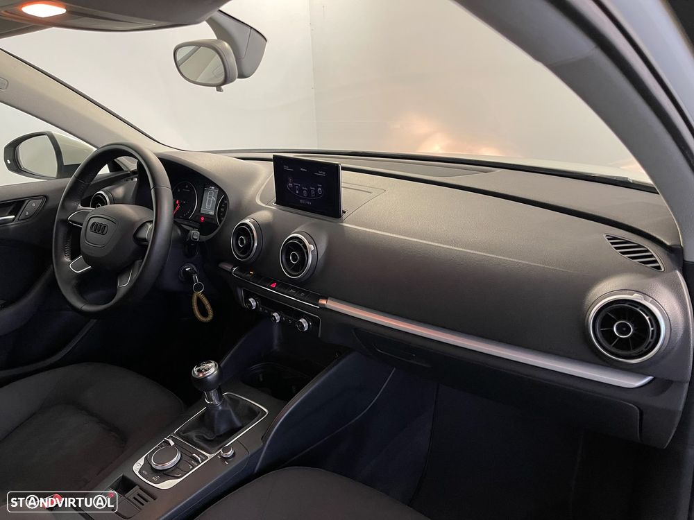 Audi A3 Sportback 1.6 TDI Advance - 14