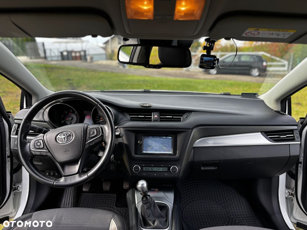 Toyota Avensis - 27