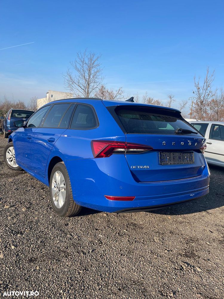 Skoda Octavia Combi 2.0 TDI DSG Exclusive - 4