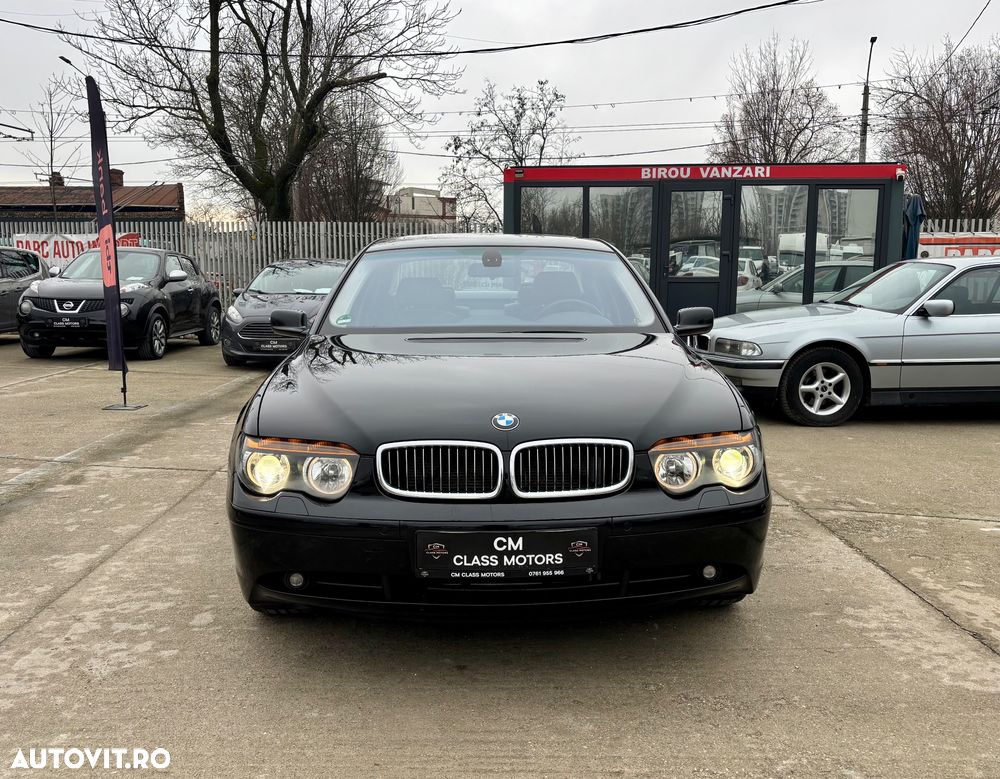 BMW Seria 7 745i - 11