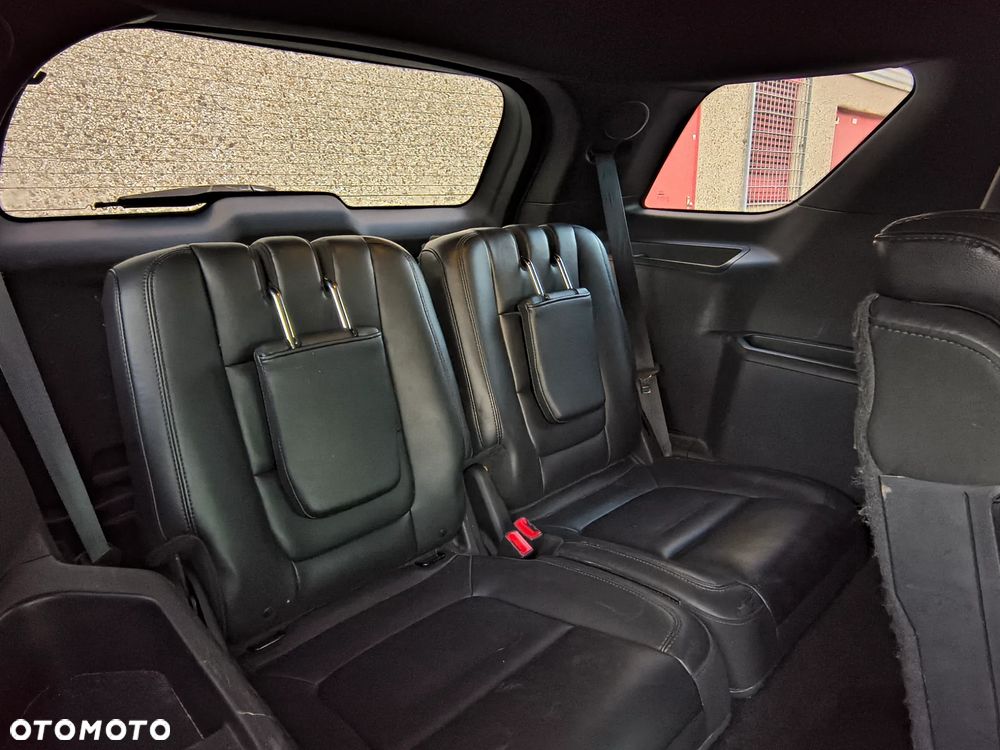 Ford Explorer - 26