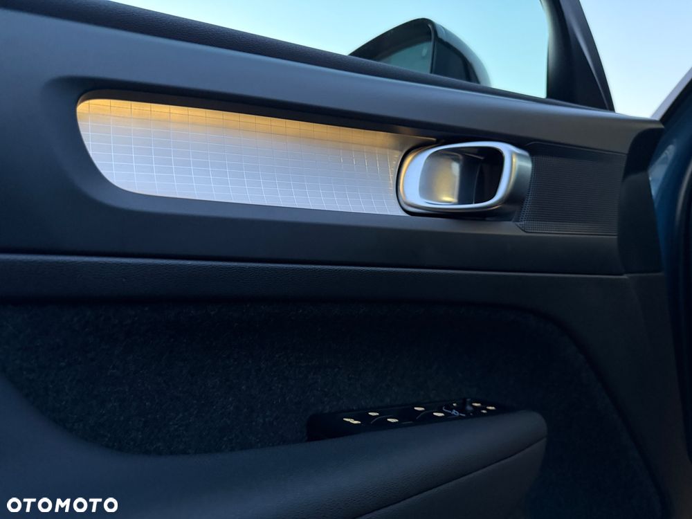 Volvo XC 40 B3 Plus Bright - 17