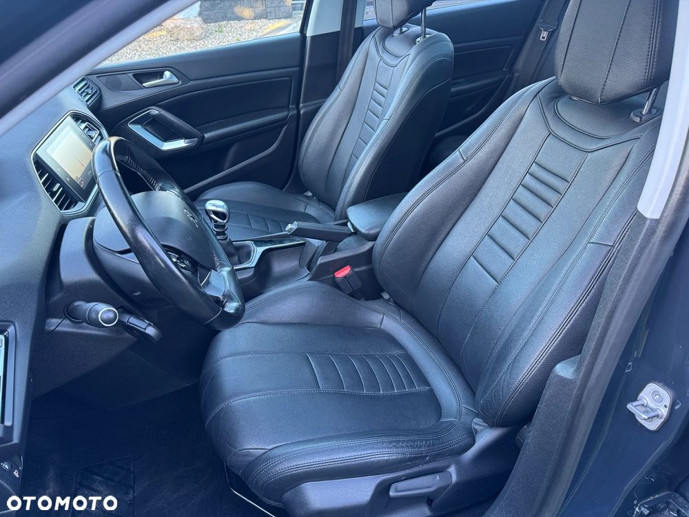 Peugeot 308 1.5 BlueHDi Allure S&S - 13