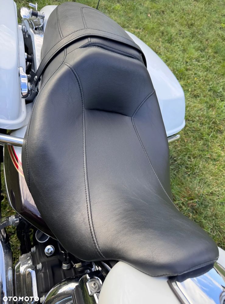 Harley-Davidson Touring Street Glide - 16