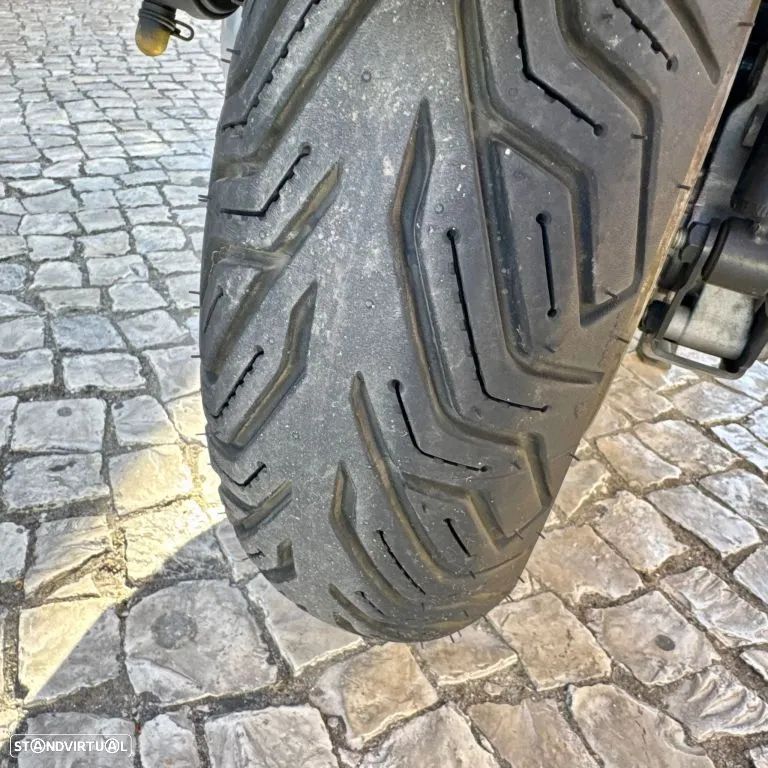 Piaggio XEvo X7 - 18
