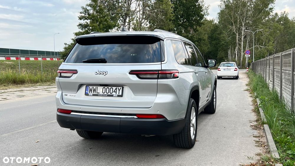 Jeep Grand Cherokee - 21