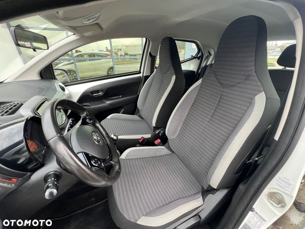 Toyota Aygo x-clusiv - 7