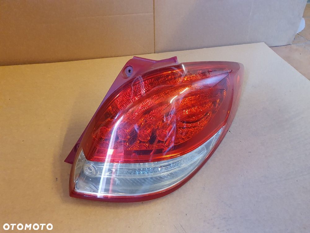 LAMPA PRAWA TYŁ TYLNA LED HYUNDAI VELOSTER - 1