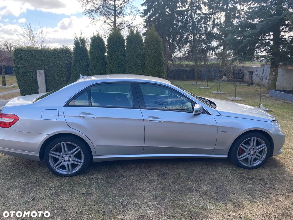 Mercedes-Benz Klasa E 220 CDI DPF BlueEFFICIENCY 7G-TRONIC Elegance - 5