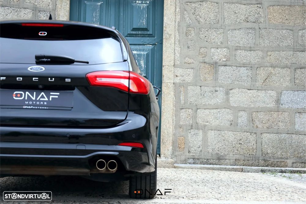 Ford Focus 1.5 EcoBoost S&S ST-LINE - 11