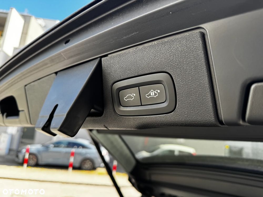 Volvo XC 60 T8 Plug-In Hybrid AWD Polestar Engineered - 9