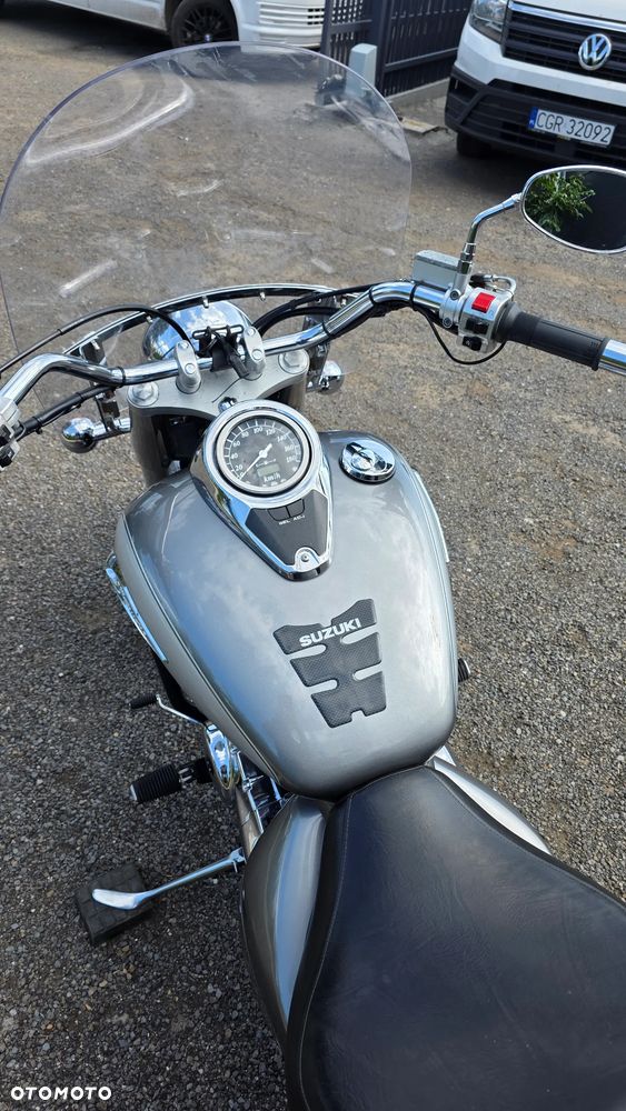 Suzuki Intruder - 16