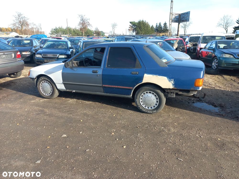 Ford Sierra 1.8 B sedan wszystkie części - 2
