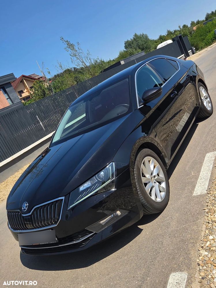 Skoda Superb 2.0 TDI DSG 4X4 Ambition - 4