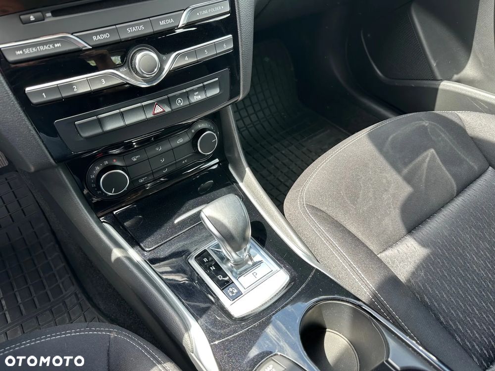 Infiniti Q30 - 15