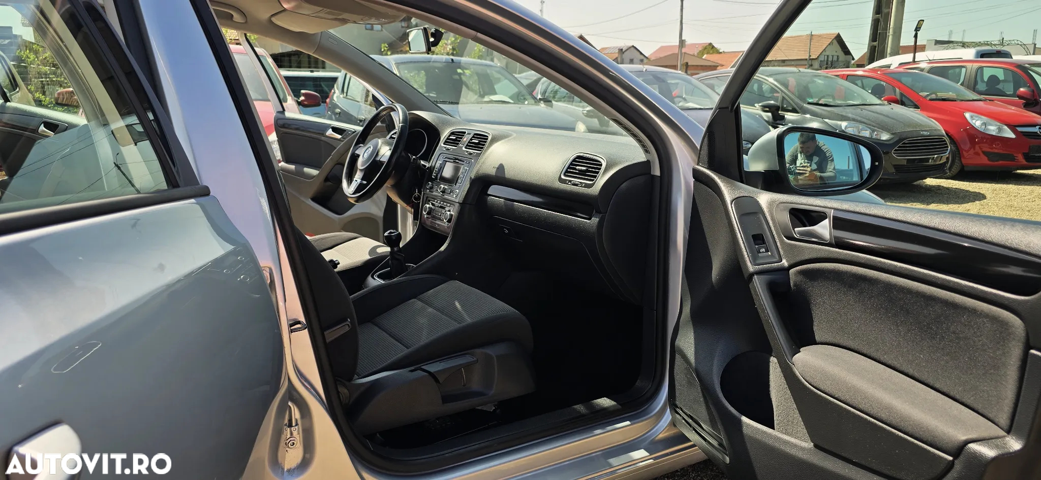 Volkswagen Golf 1.6 TDI BMT Highline - 23