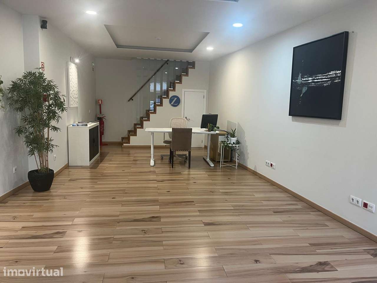 Prédio- 3 pisos de comercio/serviços e habitação - Centro Setúbal - Grande imagem: 4/23