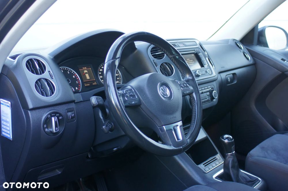 Volkswagen Tiguan 1.4 TSI BlueMotion Technology Lounge Sport & Style - 24