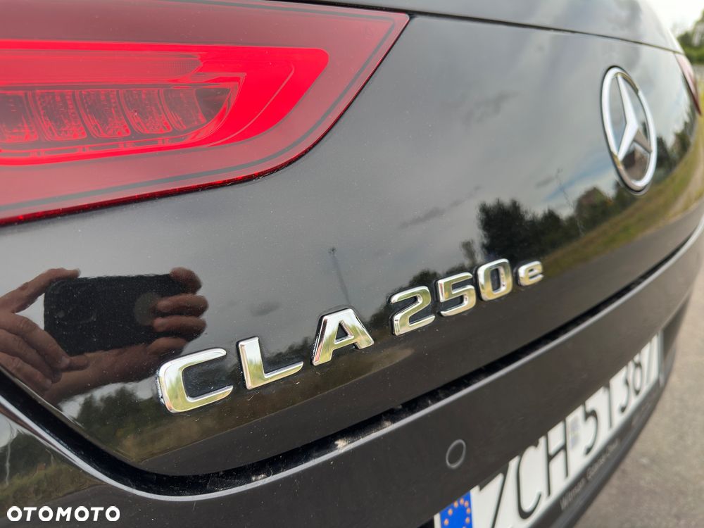 Mercedes-Benz CLA 250 e 8G-DCT AMG Line Advanced Plus - 12