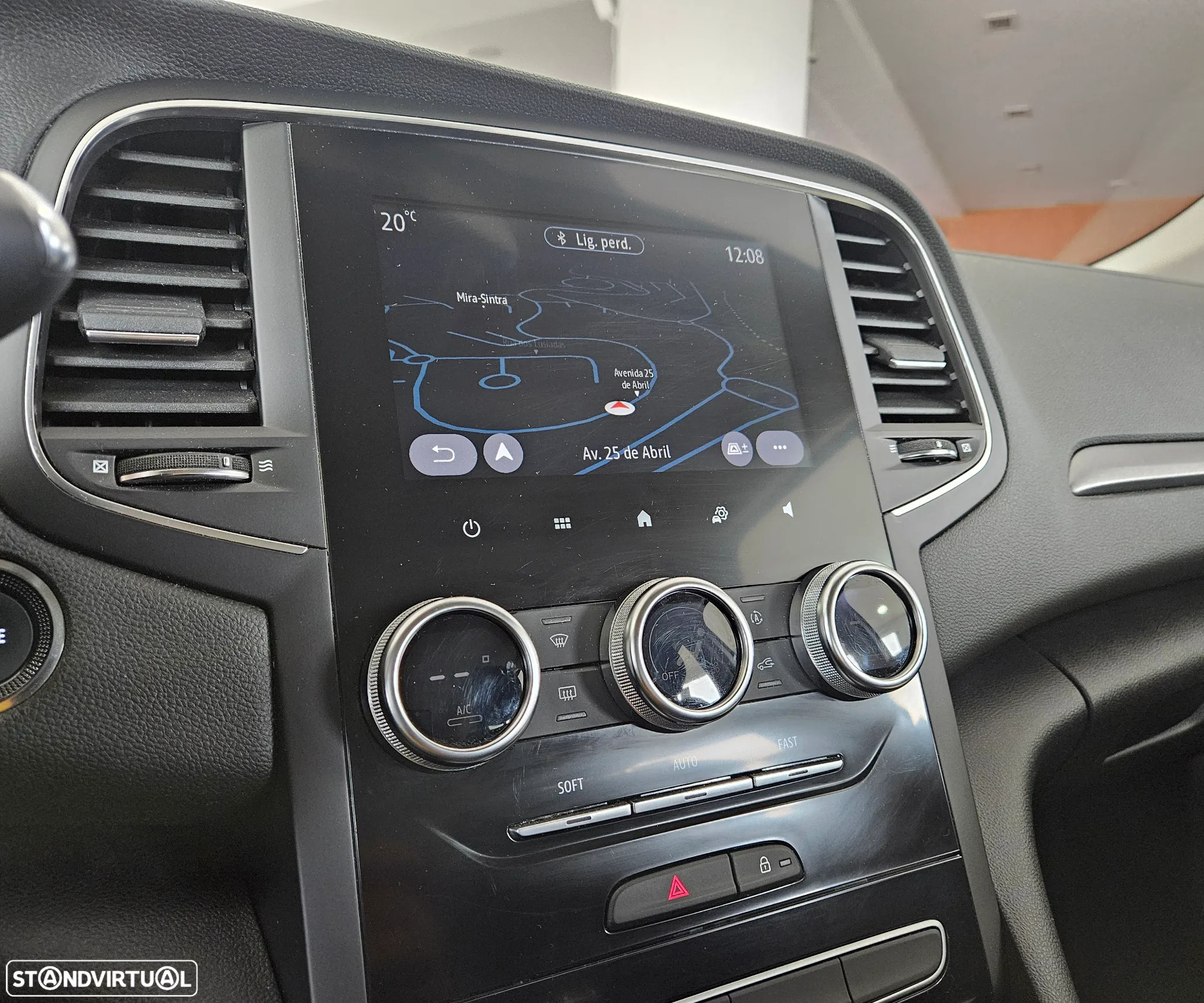 Renault Mégane Sport Tourer TCe 115 GPF ZEN - 25