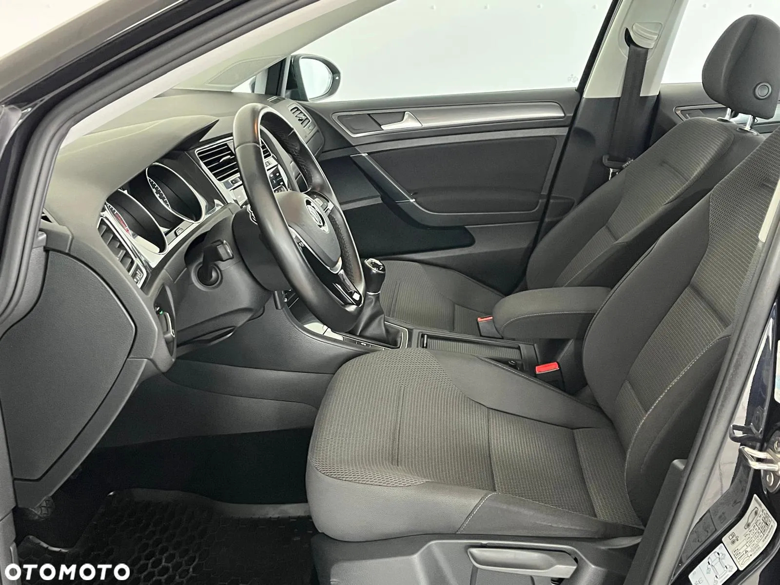 Volkswagen Golf VII 1.4 TSI BMT Comfortline - 24