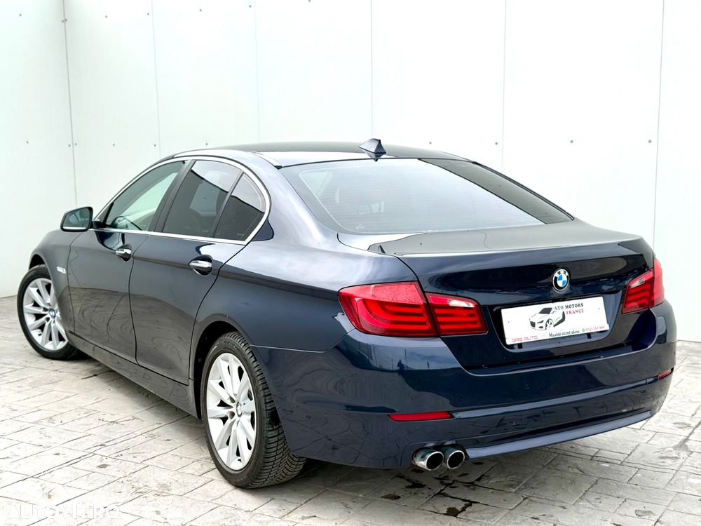 BMW Seria 5 520d Aut. Luxury Line - 7