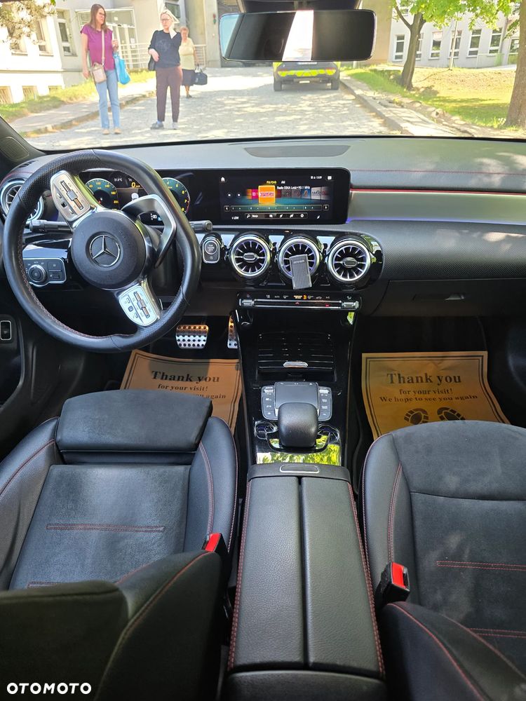 Mercedes-Benz CLA 250 4-Matic 7G-DCT - 2