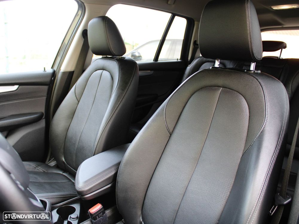 BMW 218 Gran Tourer d 7L Line Luxury - 28