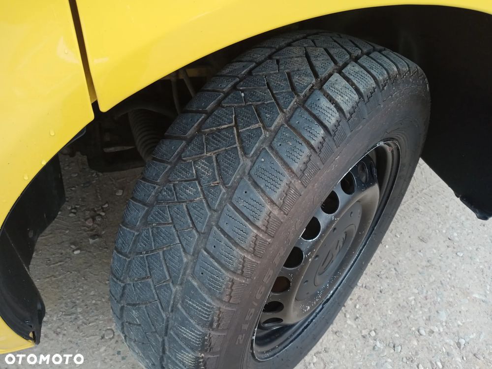Volkswagen T5 LIFT 9 osobowy 2013r. 2.0 140 KM 6 bieg. serwis do końca doinwestowany klima  tempomat  vebasto isofix - 14