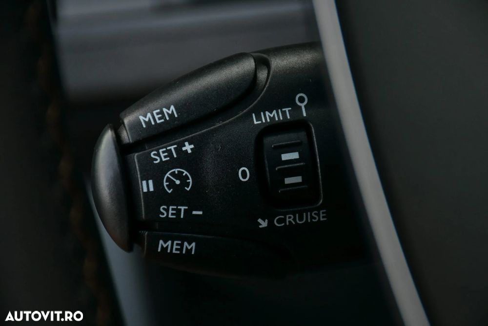 Peugeot 5008 1.6 BlueHDI EAT6 GT-Line - 37