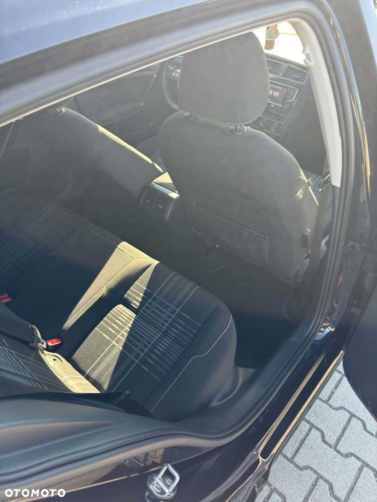 Volkswagen Golf - 12