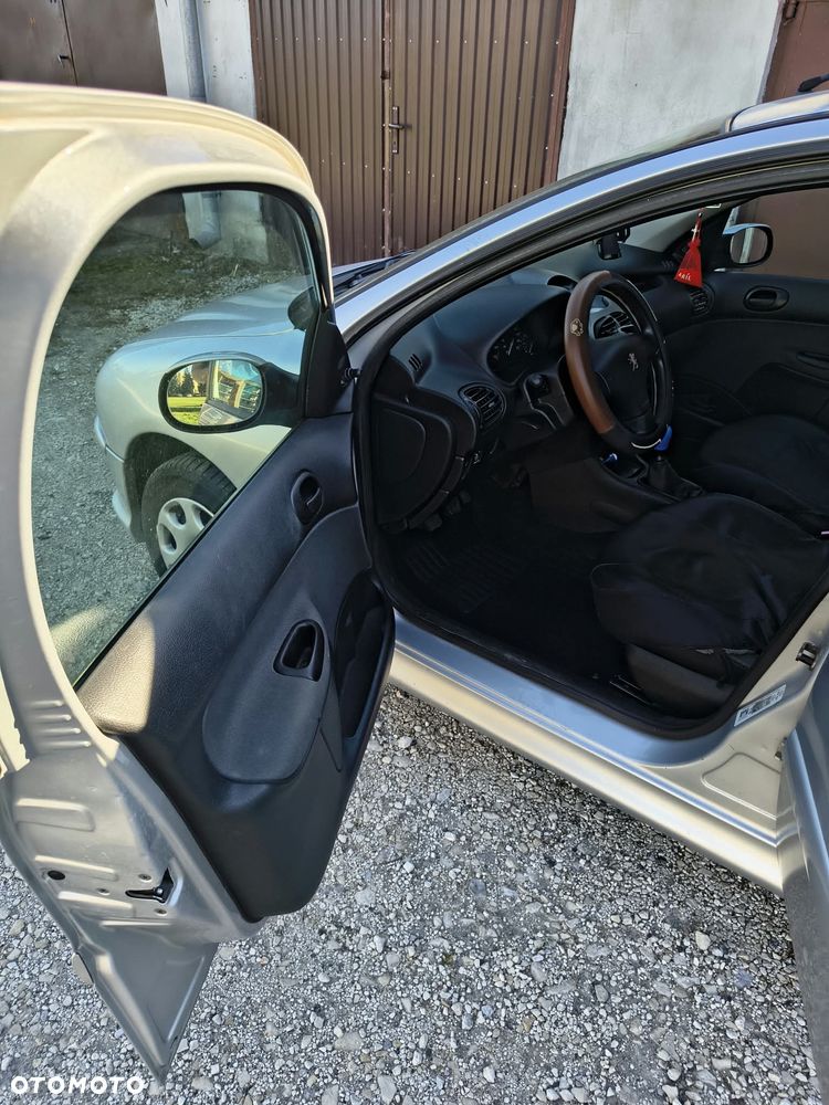 Peugeot 206 - 16