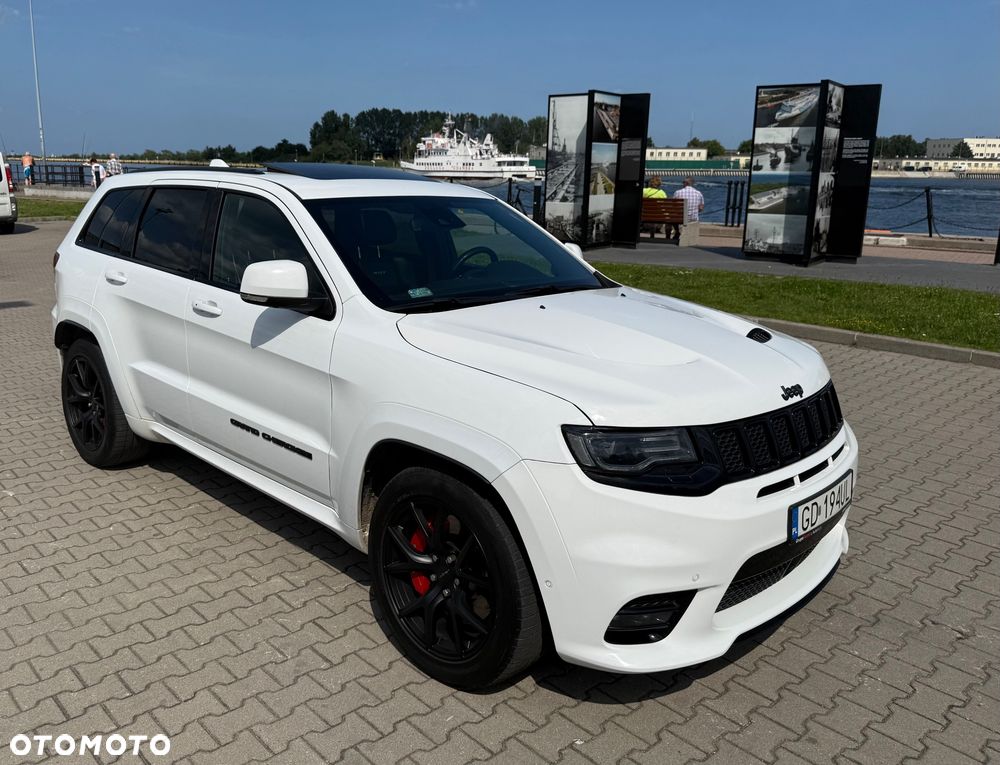 Jeep Grand Cherokee - 12