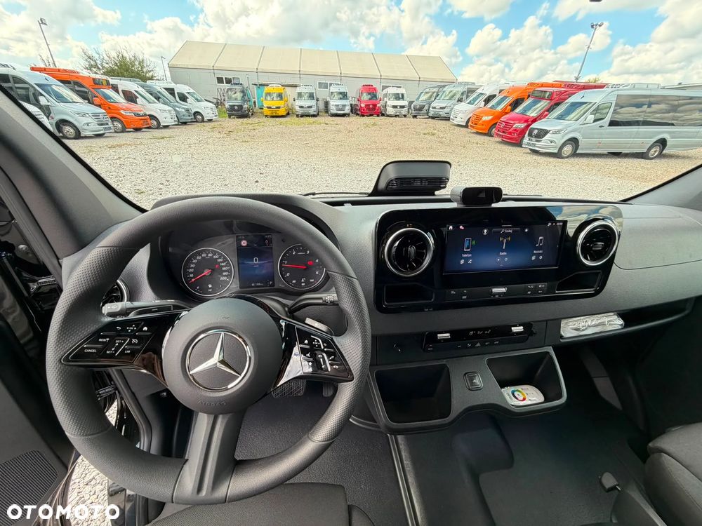 Mercedes-Benz Sprinter 319 - 23